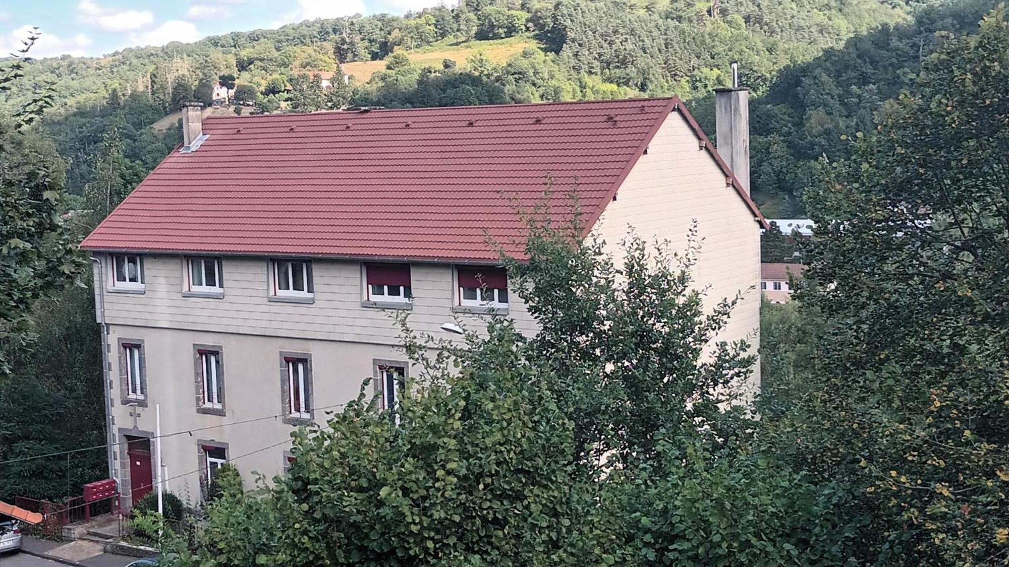Appartement T1 Proche De Vulcania Pontaumur Экстерьер фото